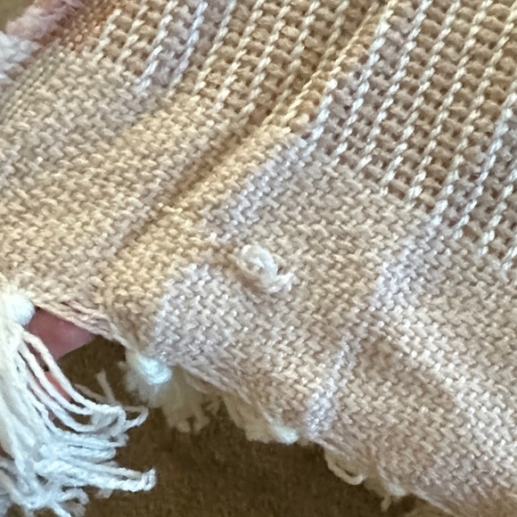 RACHEL Rachel Roy Pink and Cream Geometric Throw Blanket with Tassels - Picture 7 of 8